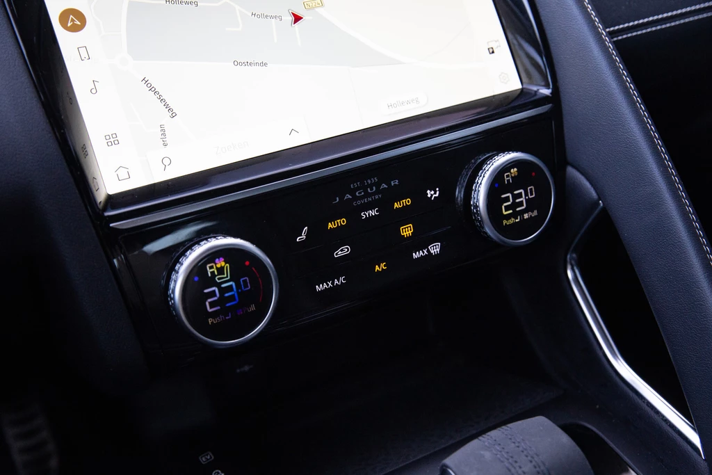 Jaguar E-PACE – foto 19