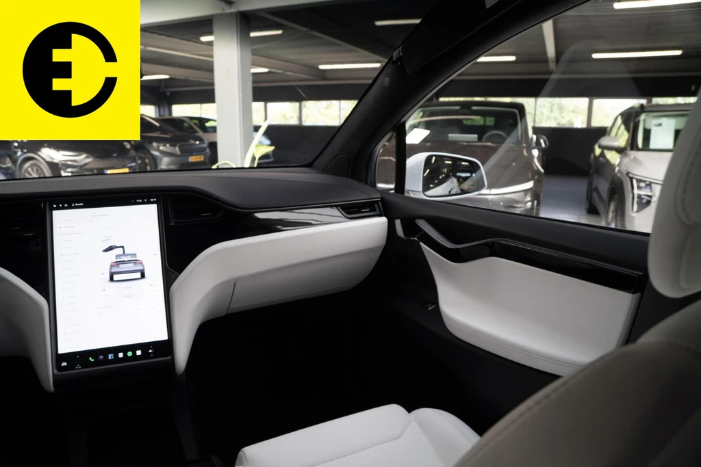 Tesla Model X – foto 40