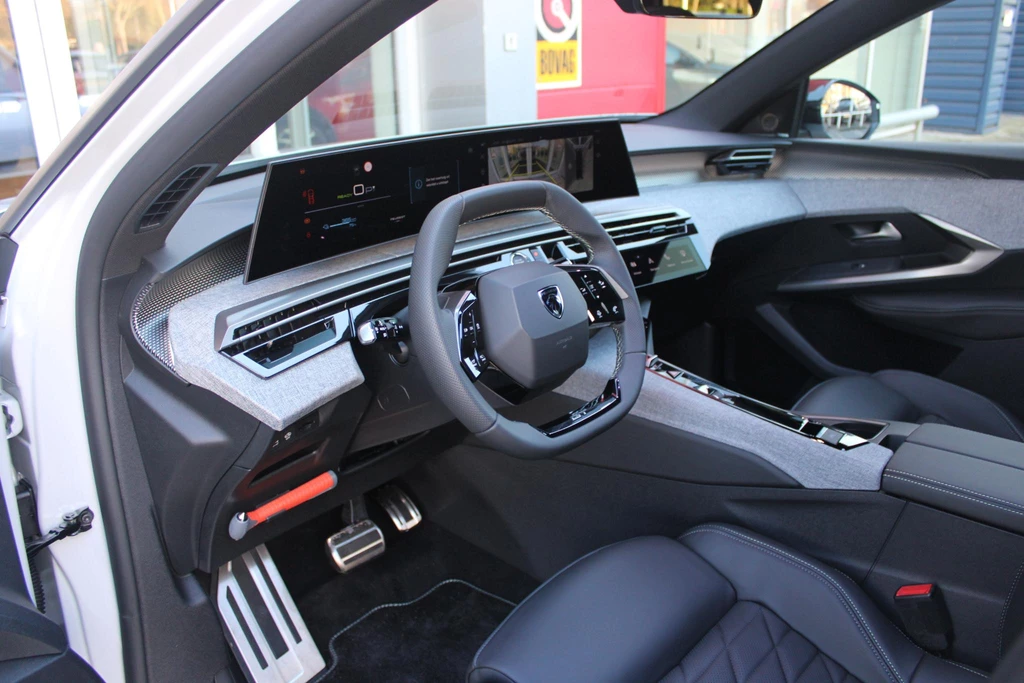 Peugeot e-3008 – foto 11