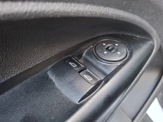 Ford Transit Connect – thumbnail 17