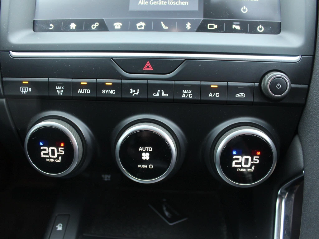 Jaguar E-PACE – foto 24
