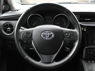 Toyota Auris – thumbnail 11