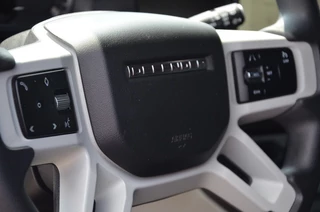 Land Rover Defender – thumbnail 23