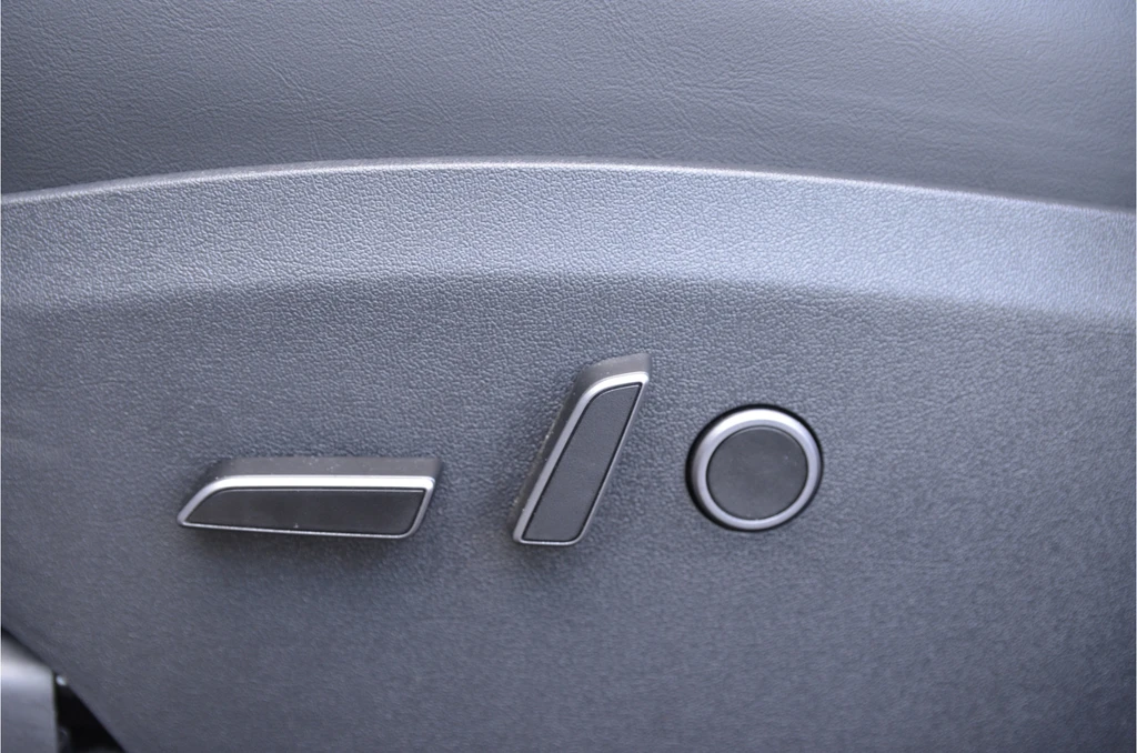 Tesla Model Y – foto 8