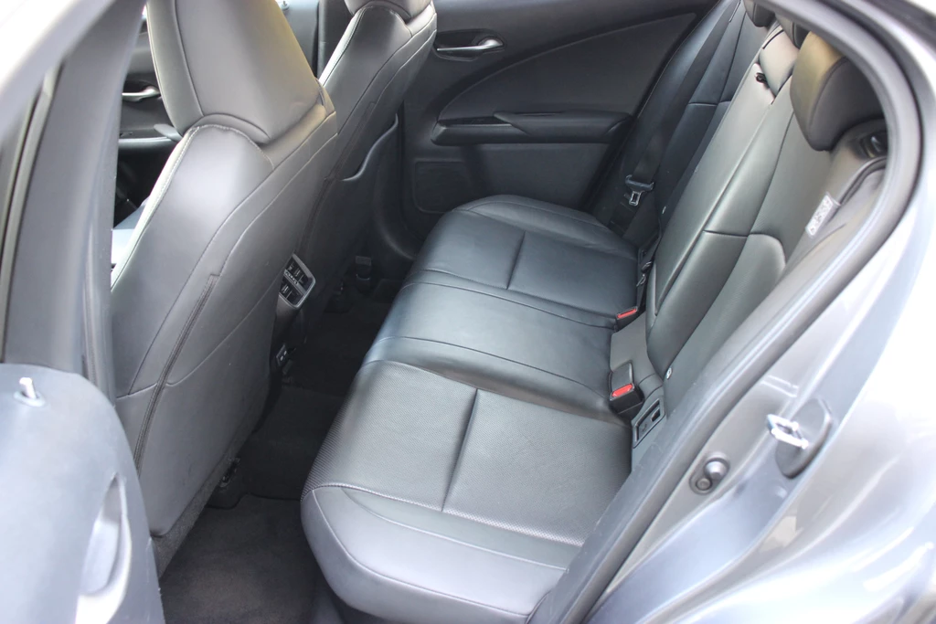 Lexus UX – foto 13