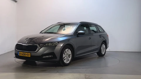 Skoda Octavia Combi 1.0 TSI 110pk Ambition Parkeersensoren Trekhaak App-Connect DAB+