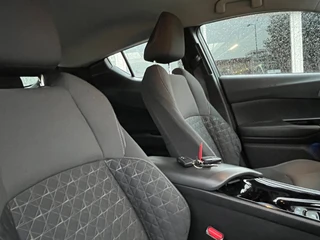 Toyota C-HR – thumbnail 30