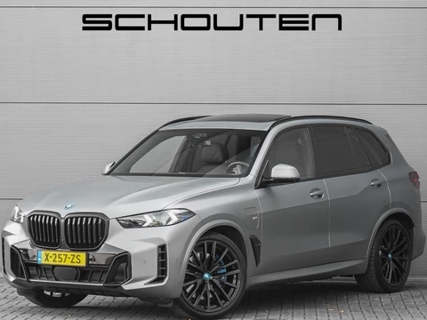 BMW X5 xDrive50e M-Sport Pro Driving Ass Pro Stoelvent H&K Iconic Glow Trekhaak Frozen 