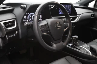 Lexus UX – thumbnail 23