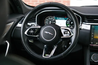 Jaguar F-PACE – thumbnail 33