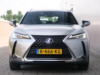 Lexus UX – thumbnail 9