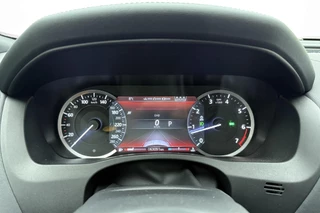 Jaguar XE – thumbnail 38