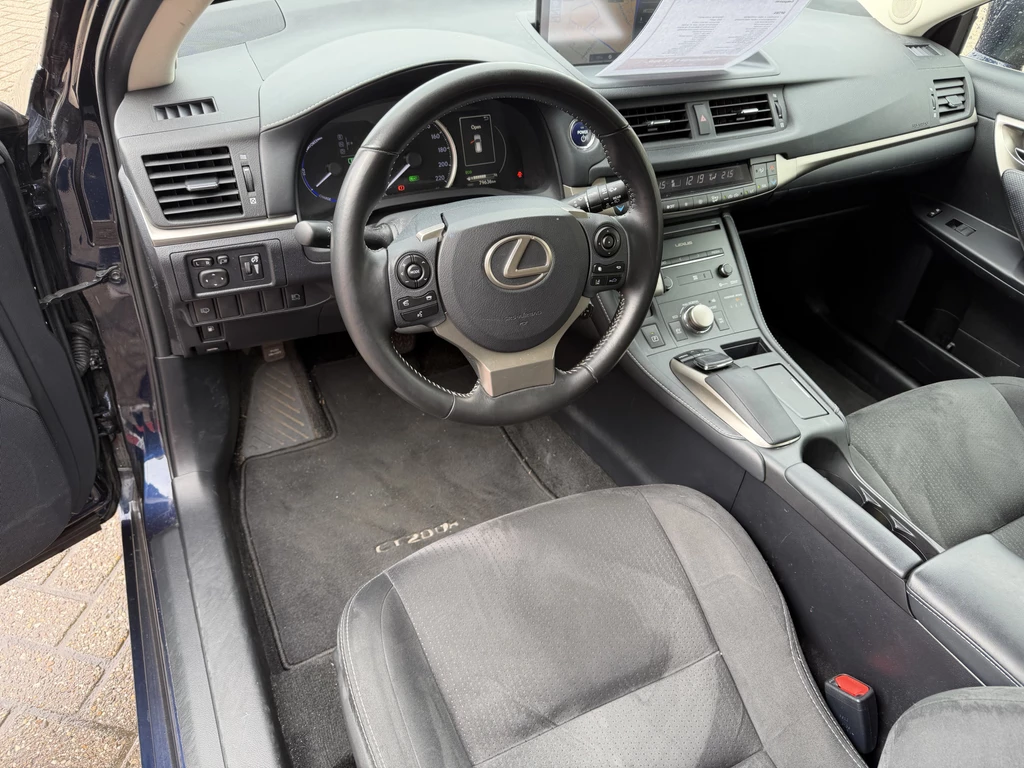 Lexus CT – foto 17