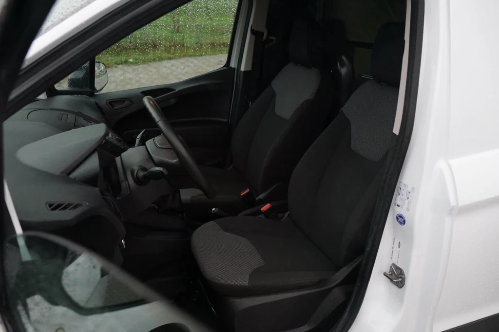 Ford Transit Courier – foto 12