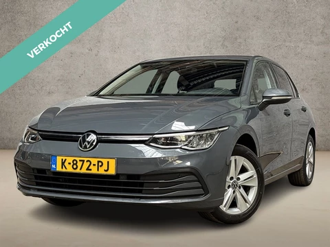 Volkswagen Golf 1.5 TSI Sport (4 CILINDER, APPLE CARPLAY, GROOT NAVI, STUUR/STOELVERWARMING, KEYLESS, GETINT GLAS, PARKEERSENSOREN, NIEUWE APK, NIEUWSTAAT)