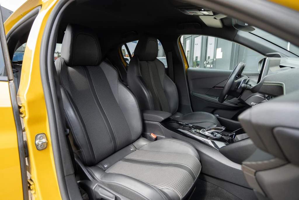 Peugeot 208 – foto 11