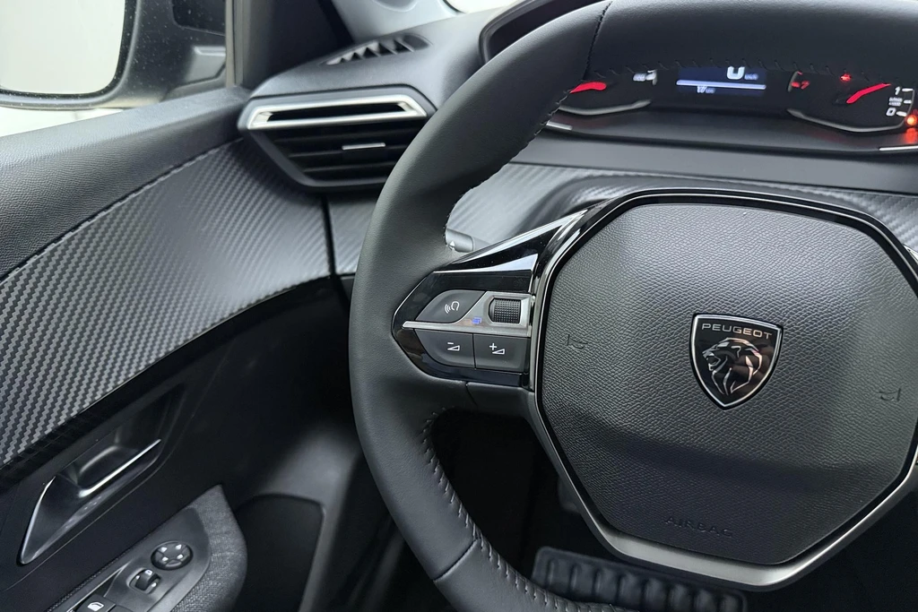 Peugeot 208 – foto 16