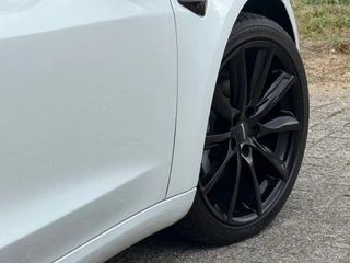 Tesla Model 3 – thumbnail 13