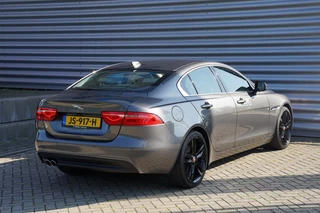 Jaguar XE – thumbnail 4