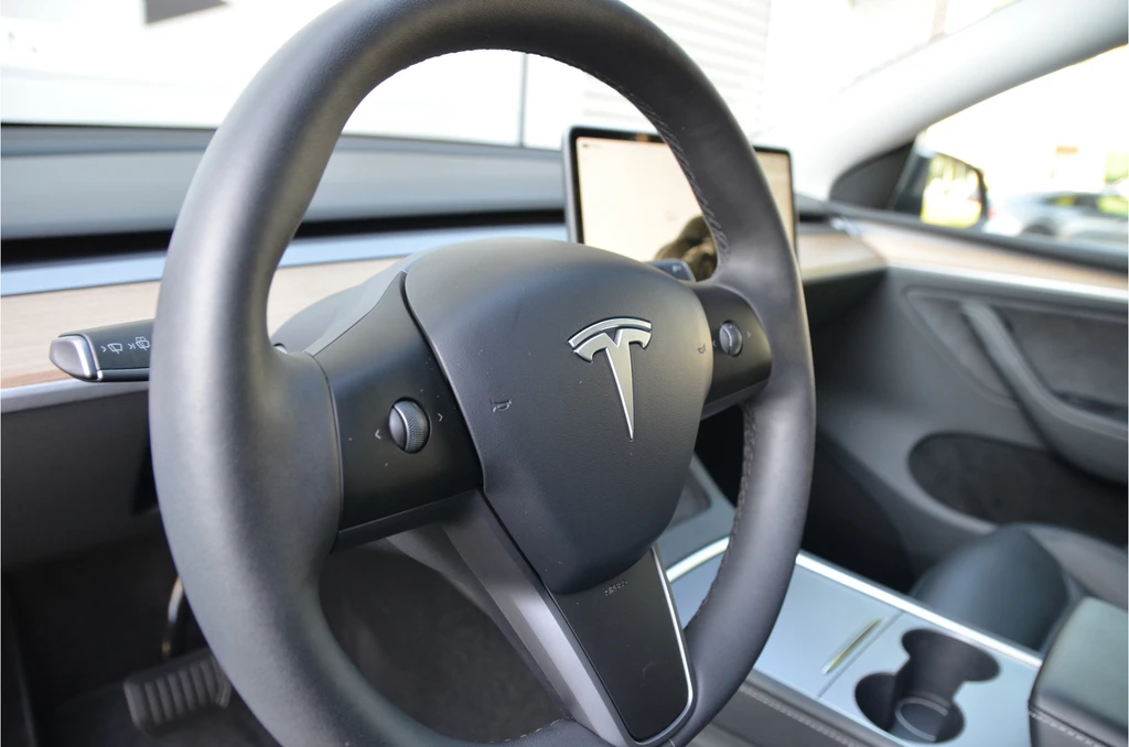 Tesla Model Y – foto 16