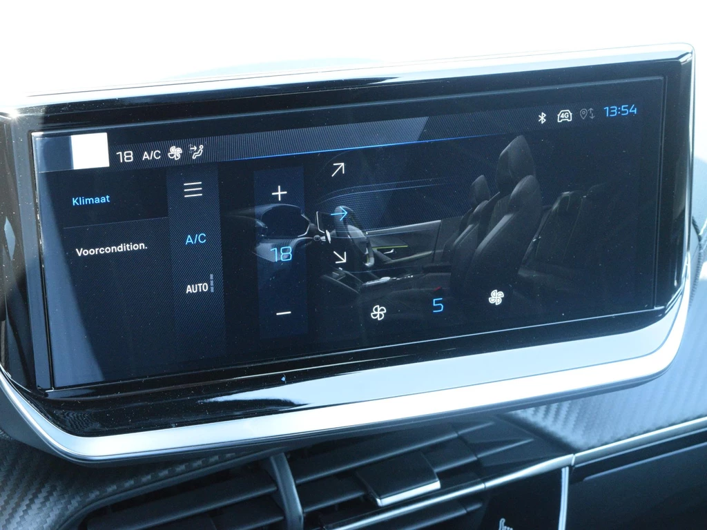 Peugeot e-2008 – foto 12