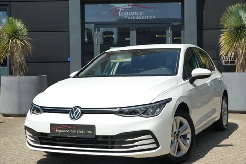 Volkswagen Golf 1.5 TSI Life 130pk Navigatie/Stoelverwarming/AdaptieveCruiseControl