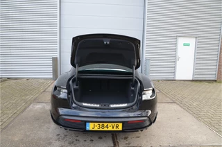 Porsche Taycan – thumbnail 33