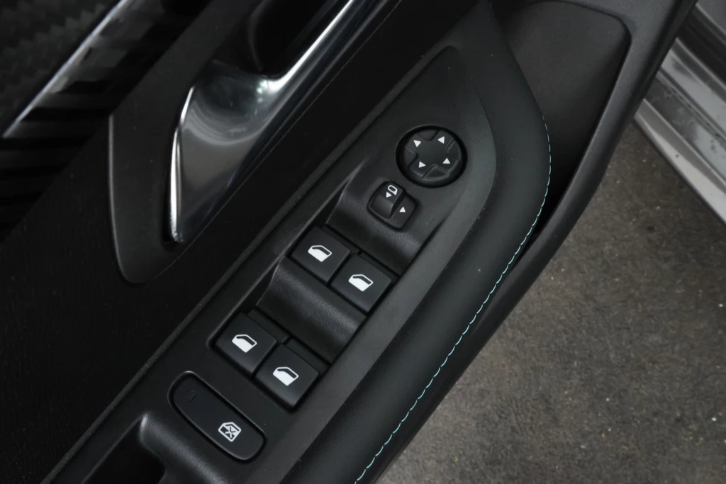Peugeot 208 – foto 11