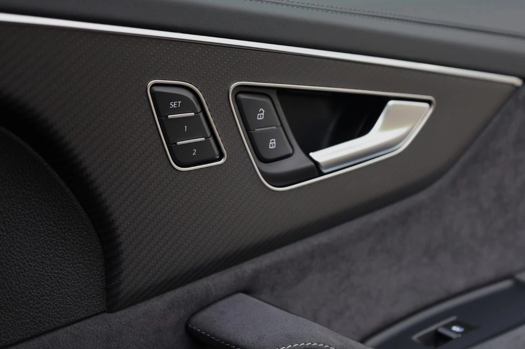 Audi RSQ8 – foto 32