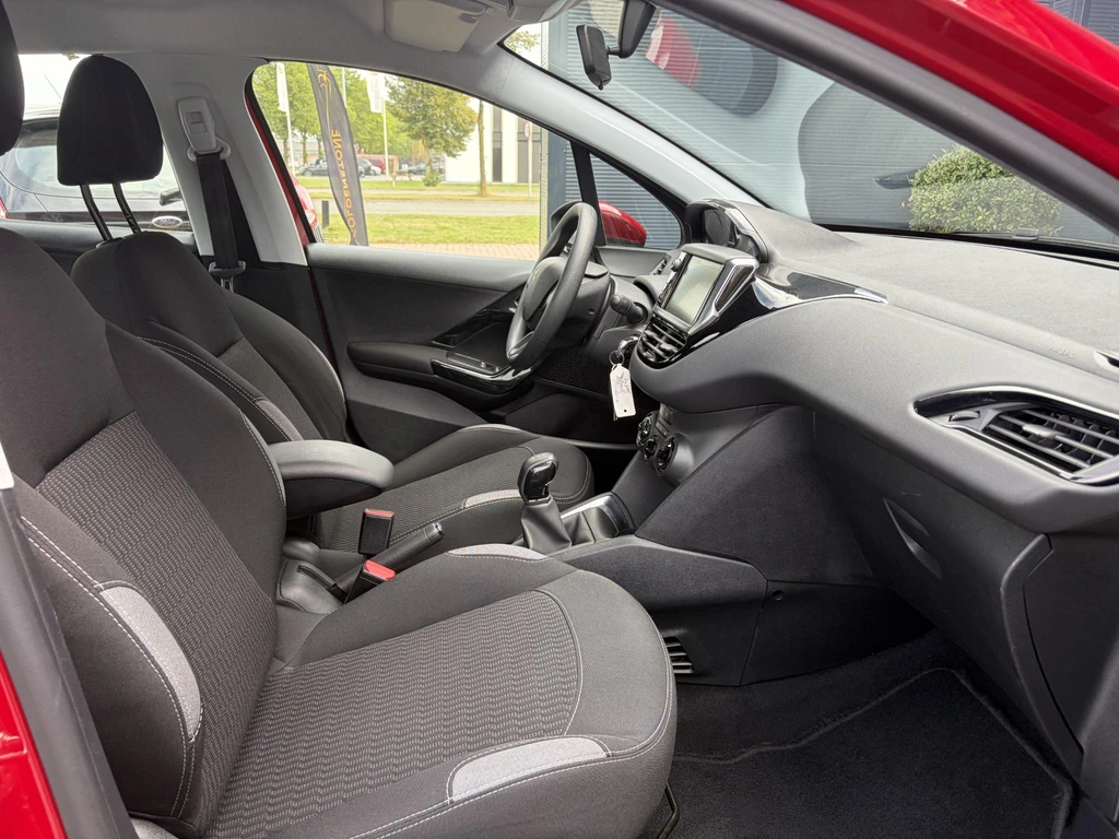 Peugeot 208 – foto 10