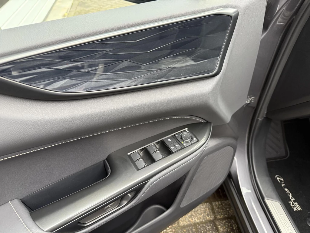 Lexus NX – foto 12