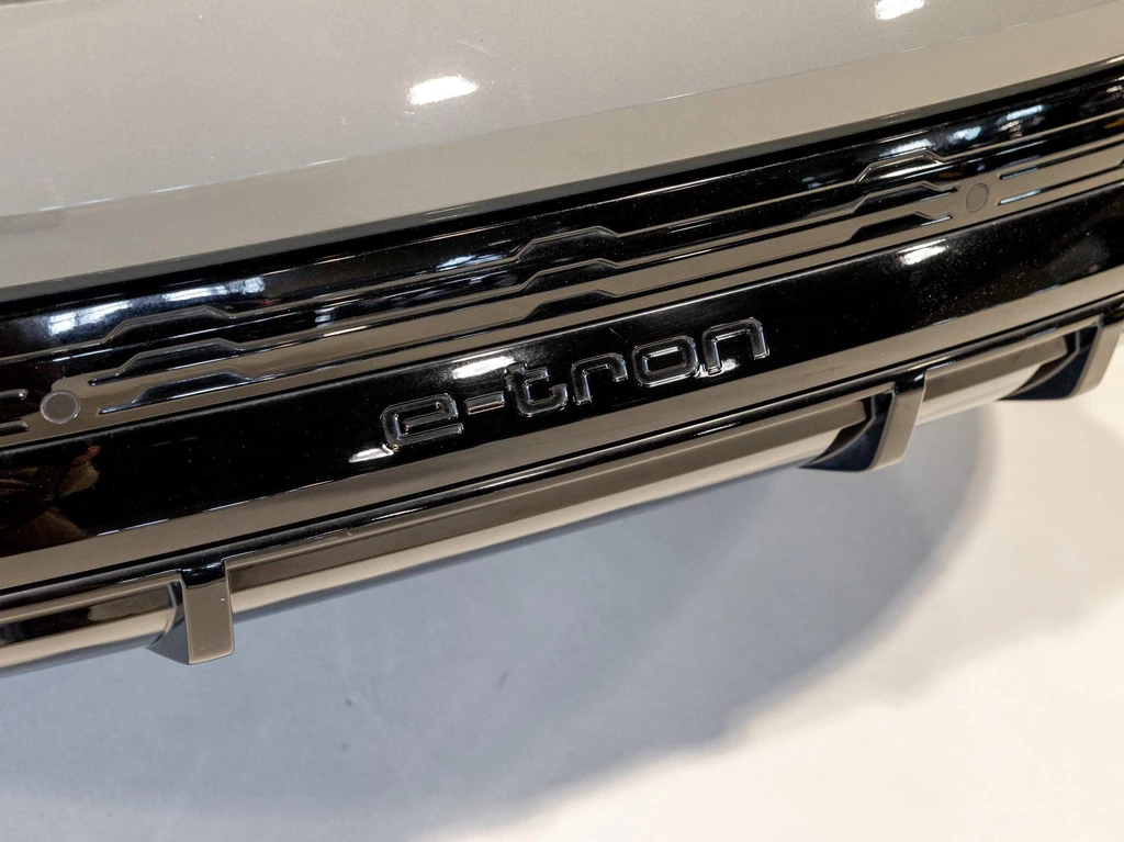 Audi Q8 Sportback e-tron – foto 14