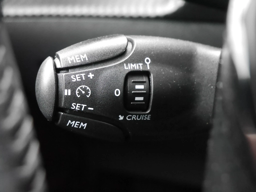Peugeot 208 – foto 15