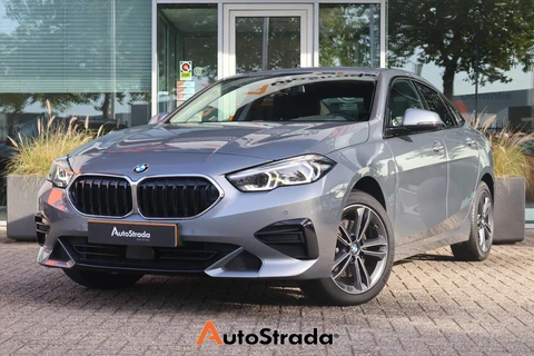 BMW 2-Serie Gran Coupé (f44) 218i SportLine | Sfeer | Trekhaak I Camera | LED | Stoelverwarming |