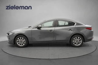 Mazda 3 – thumbnail 2