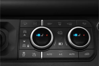 Land Rover Defender – thumbnail 32