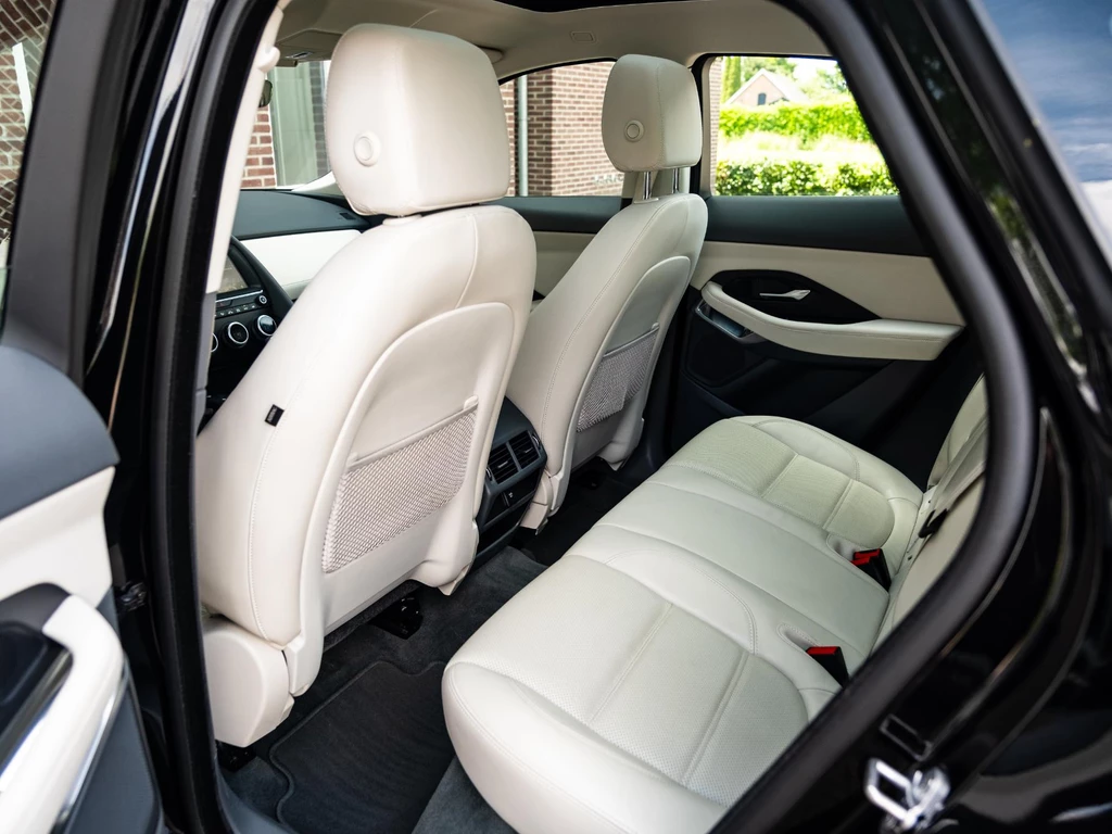 Jaguar E-PACE – foto 27