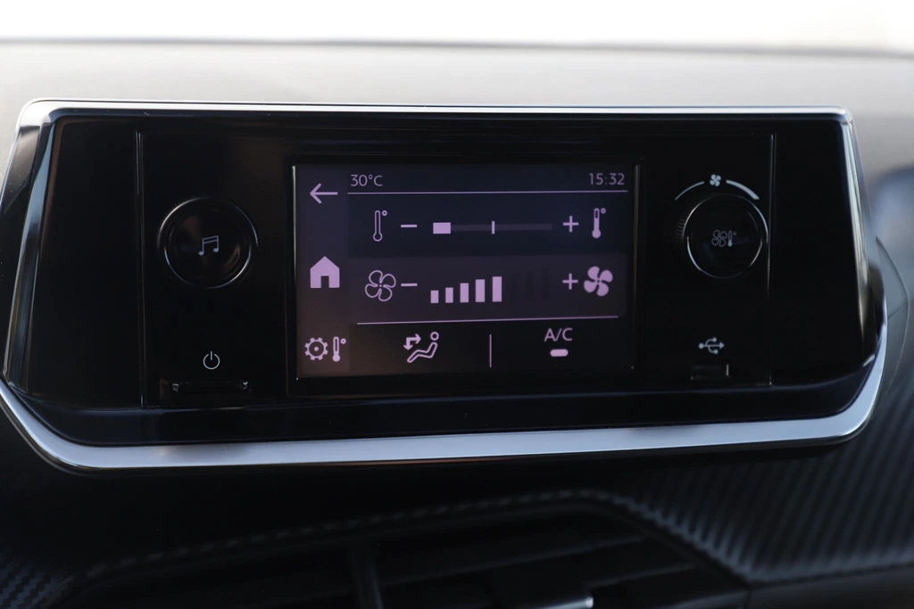 Peugeot 208 – foto 15