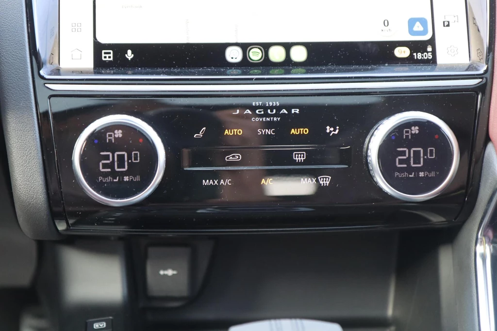 Jaguar E-PACE – foto 22