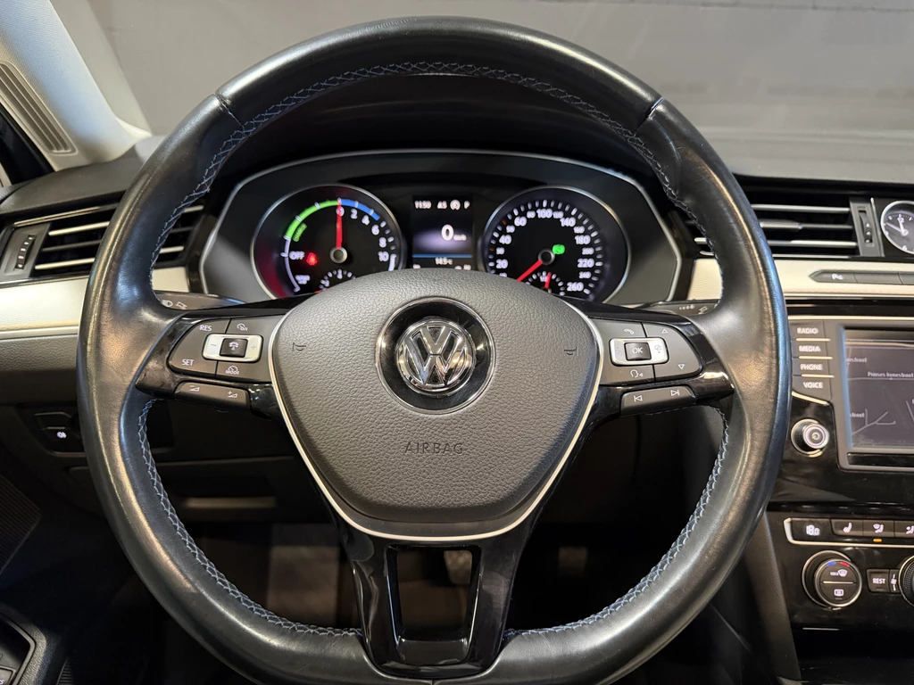 Volkswagen Passat – foto 11