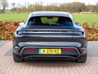 Porsche Taycan – thumbnail 11