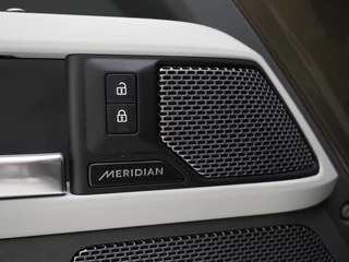 Land Rover Defender – thumbnail 24