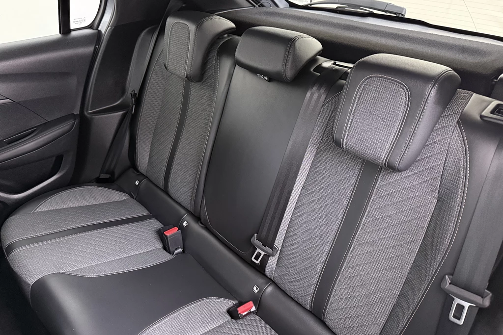 Peugeot 208 – foto 11