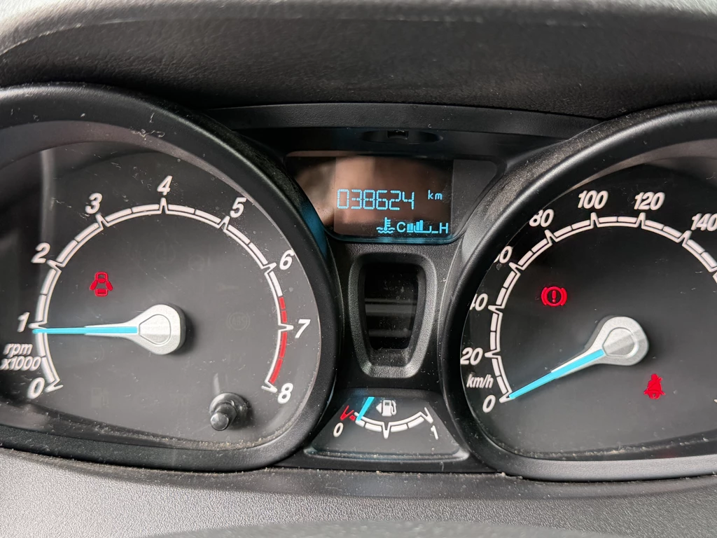 Ford Transit Courier – foto 11