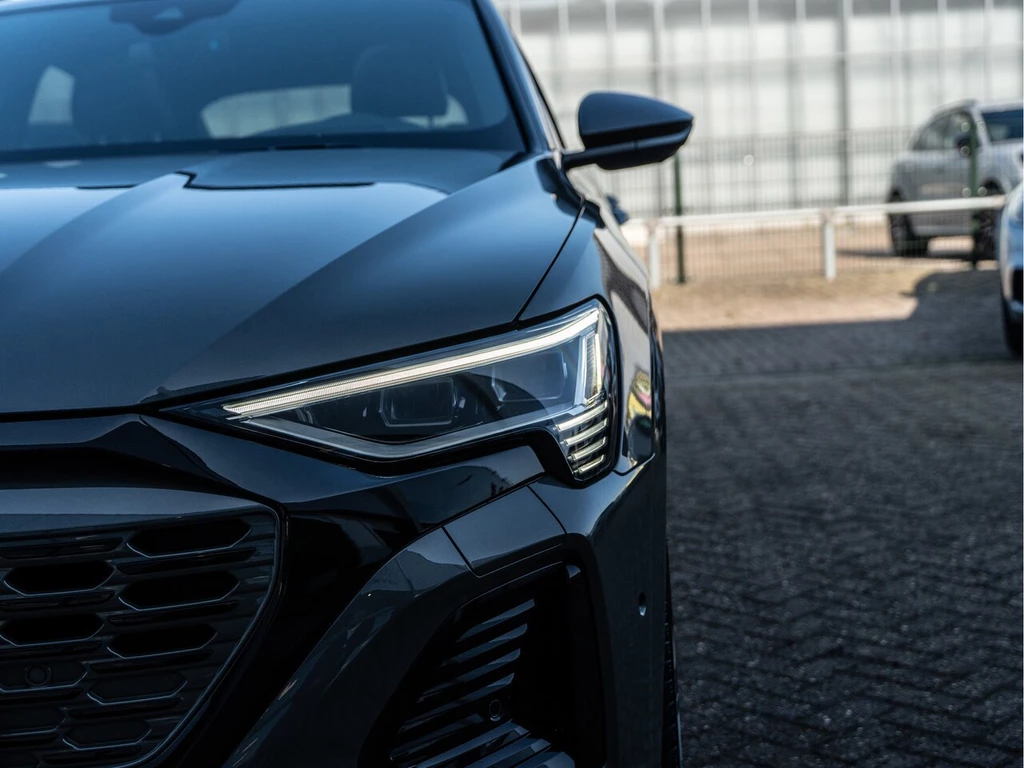 Audi Q8 Sportback e-tron – foto 12