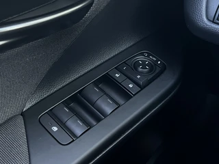 Toyota C-HR – thumbnail 10