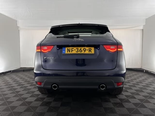 Jaguar F-PACE – thumbnail 3