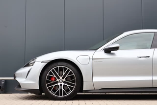 Porsche Taycan – thumbnail 4