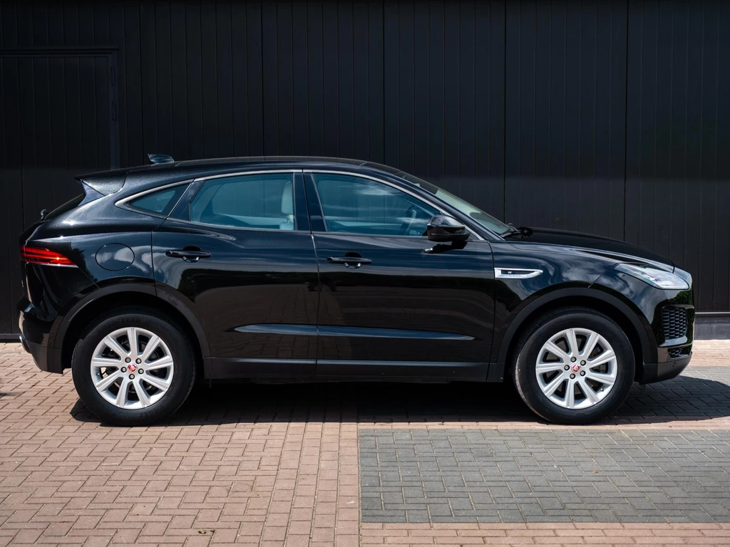 Jaguar E-PACE – foto 11