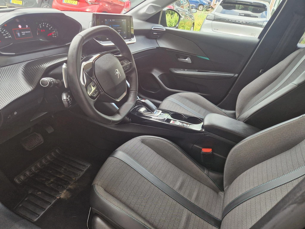 Peugeot 208 – foto 10